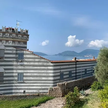 Da Joe's Apartment Lerici